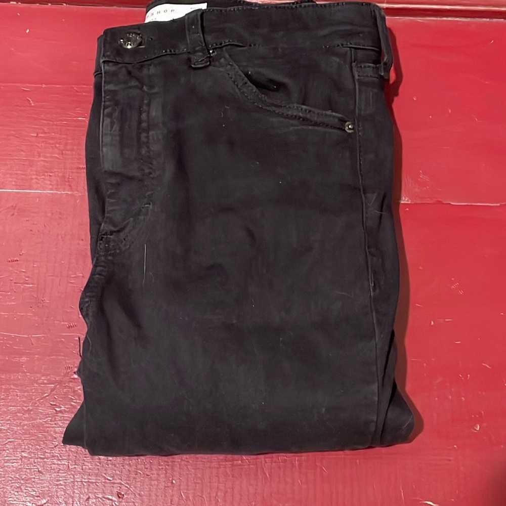 Black Topshop hardly used fit geans.